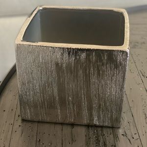 SILVER CERAMIC PLANT VASE